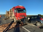 Schwerer Verkehrsunfall - PKW gegen LKW auf der LB2