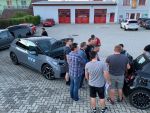 Schulung im Umgang mit Elektroautos