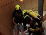 Übung zum Thema "Rettung aus Höhen und Tiefen"