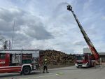 Branddienstübung im Pelletswerk